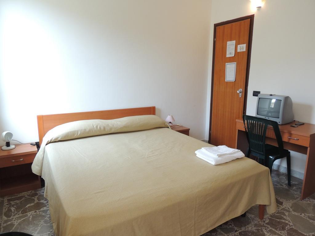 Albergo Il Terrazzino Vibo Valentia Marina Habitación foto
