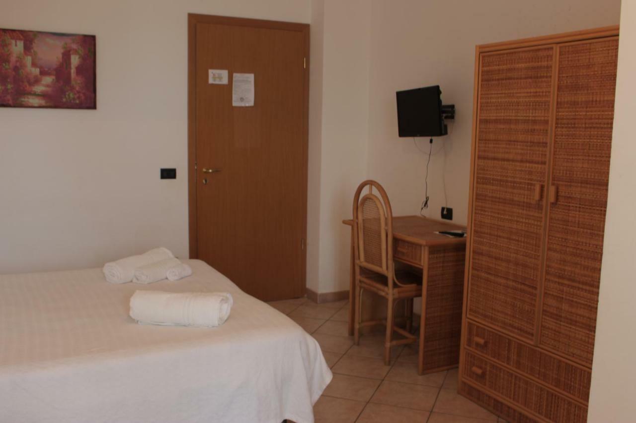Albergo Il Terrazzino Vibo Valentia Marina Exterior foto